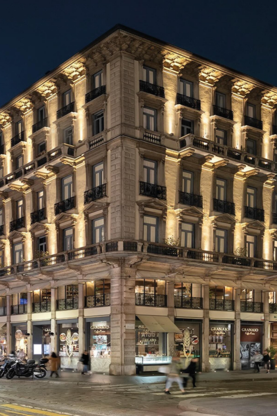 Foto dell'esterno del Matilde Boutique Hotel, con il ristorante Granaio